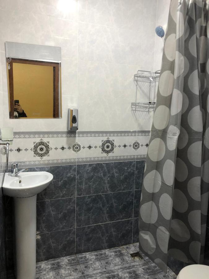 Дом Отель Бадамзар Tashkent Ngoại thất bức ảnh