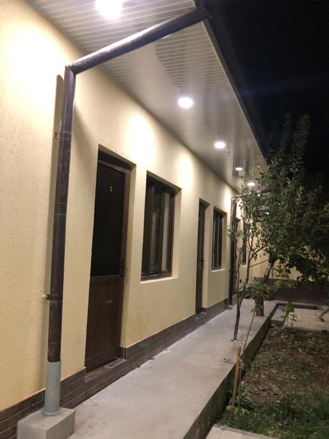 Дом Отель Бадамзар Tashkent Ngoại thất bức ảnh