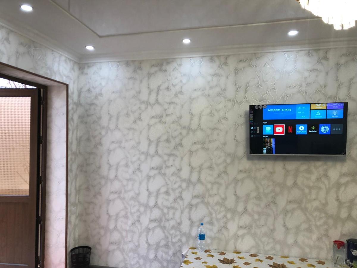 Дом Отель Бадамзар Tashkent Ngoại thất bức ảnh