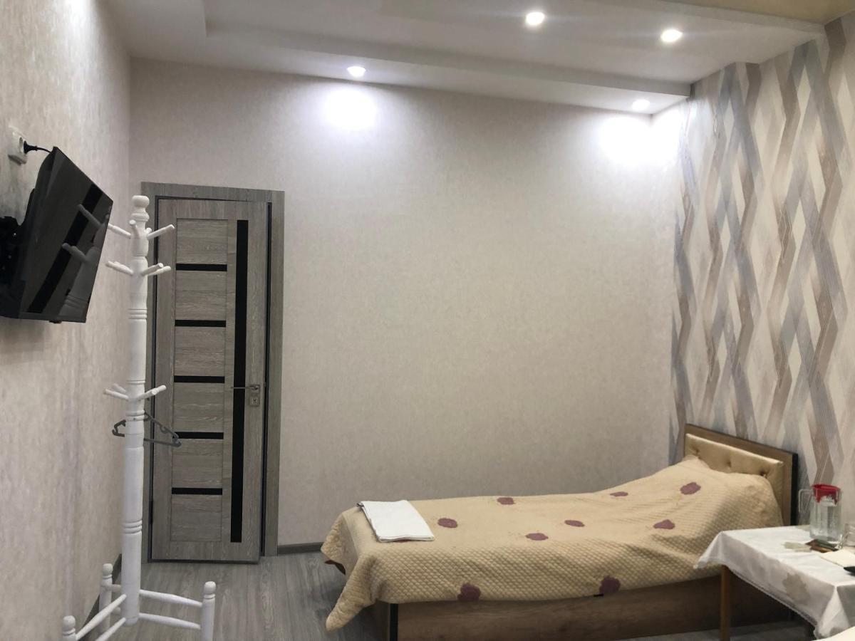Дом Отель Бадамзар Tashkent Ngoại thất bức ảnh