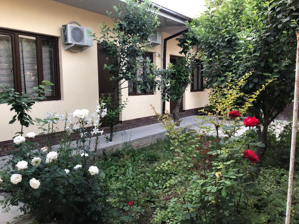Дом Отель Бадамзар Tashkent Ngoại thất bức ảnh