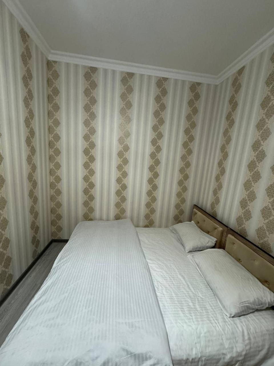 Дом Отель Бадамзар Tashkent Ngoại thất bức ảnh