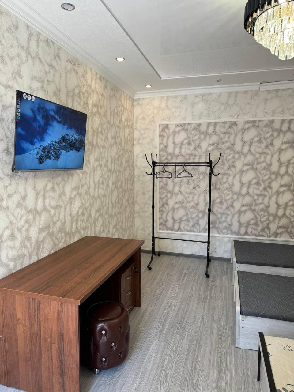 Дом Отель Бадамзар Tashkent Ngoại thất bức ảnh